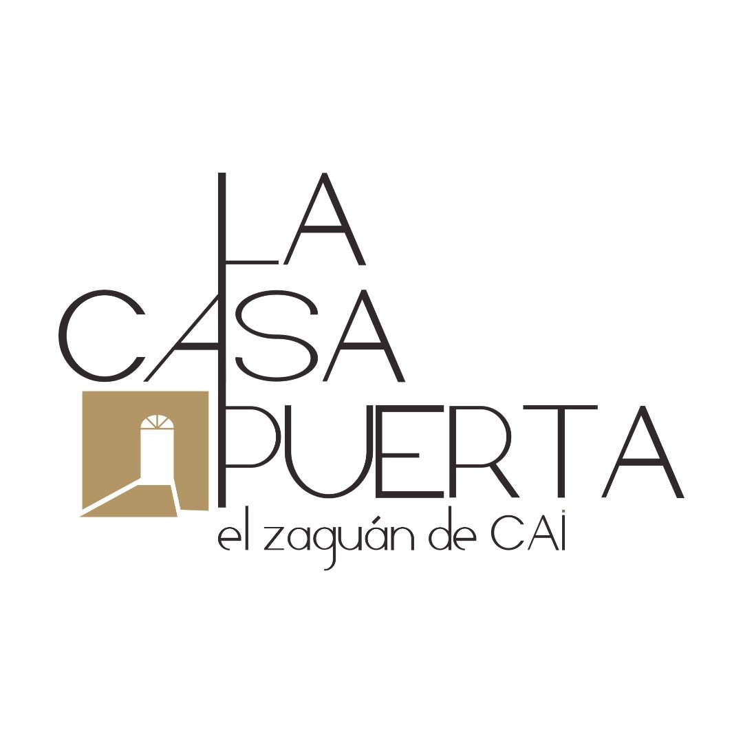 La Casapuerta — el zaguán de Cái
